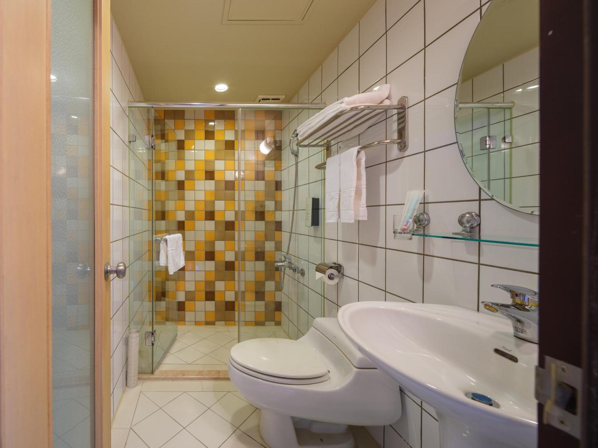 Rich & Free Hotel - Fuzhong 富逸旅趣-板橋府中館 Taipei Extérieur photo