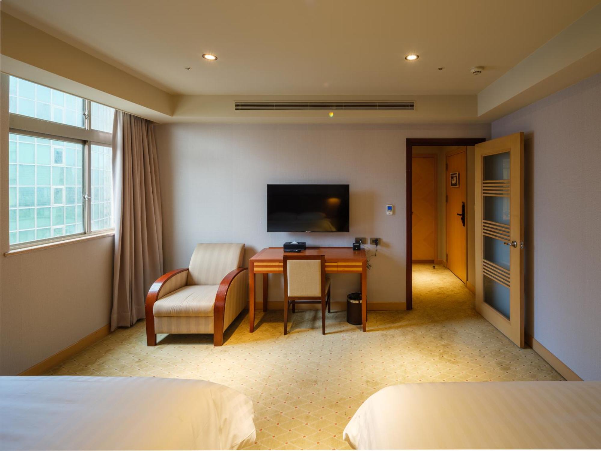 Rich & Free Hotel - Fuzhong 富逸旅趣-板橋府中館 Taipei Extérieur photo