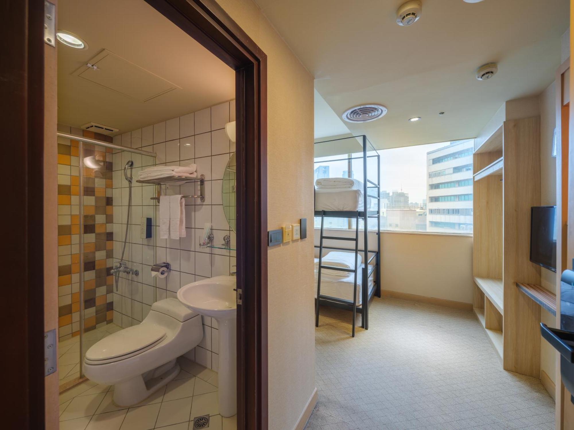 Rich & Free Hotel - Fuzhong 富逸旅趣-板橋府中館 Taipei Extérieur photo